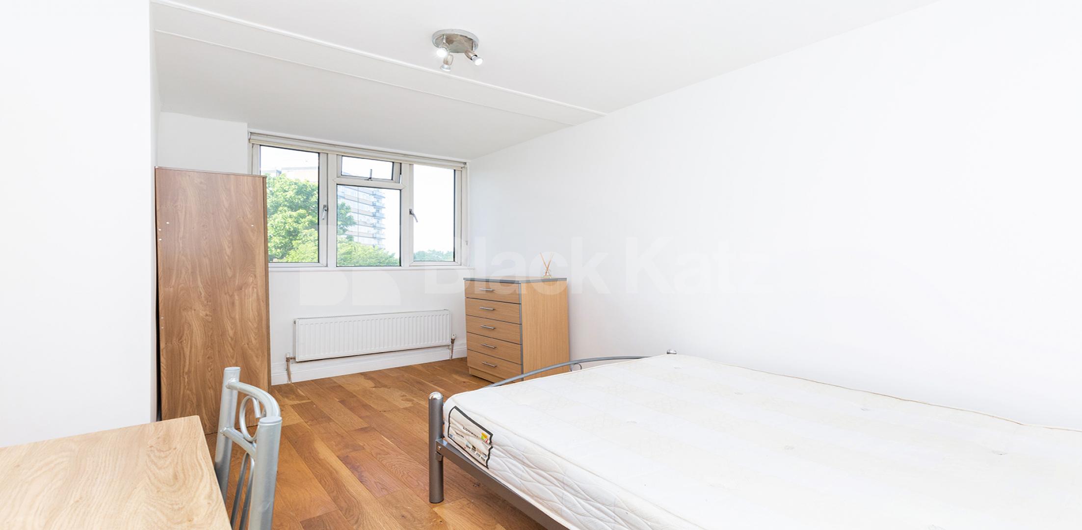 			NEWLY REFURBISHED 3/ 4 BED! , 4 Bedroom, 1 bath, 1 reception Flat			 ROWSTOCK GARDENS , CAMDEN